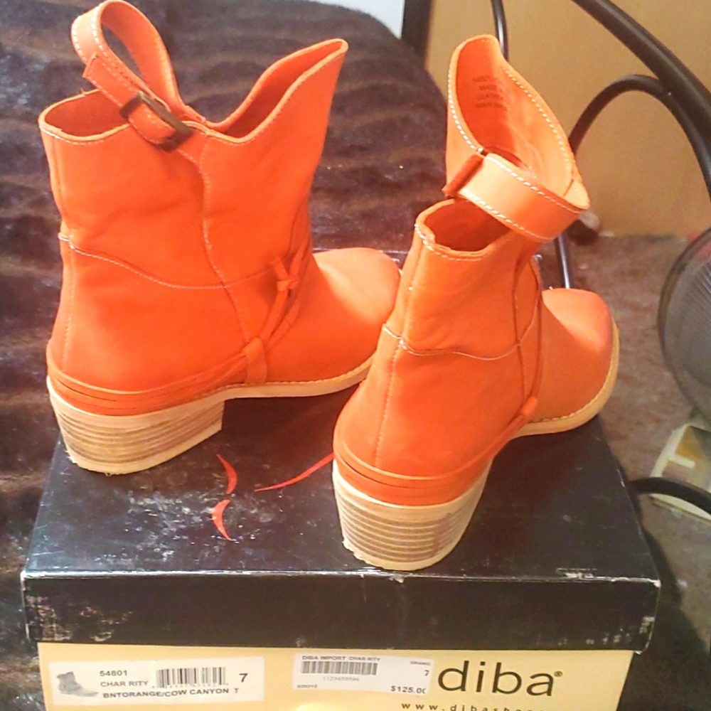 Diba brand ankle boots-